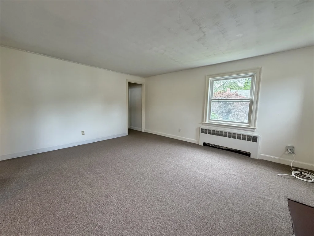 17 Hatfield Rd, West Newton