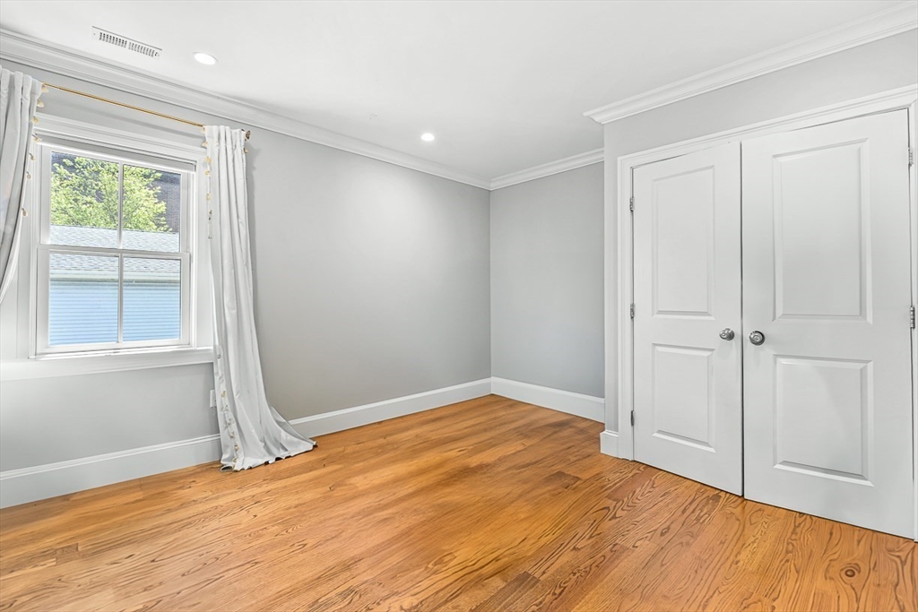 30 Middle St, South Boston