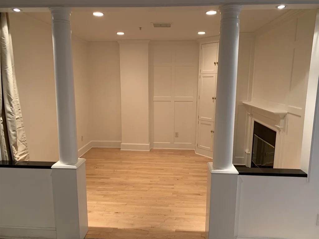 197 8th, Charlestown