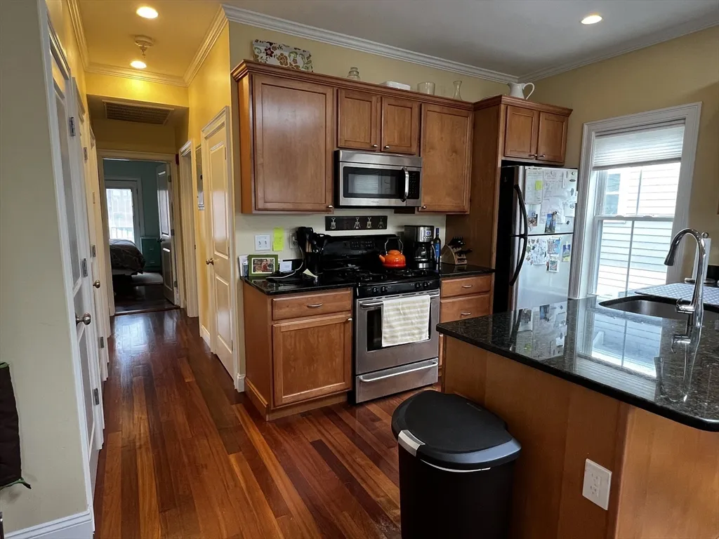 35 Magnolia Ave, Mid-Cambridge
