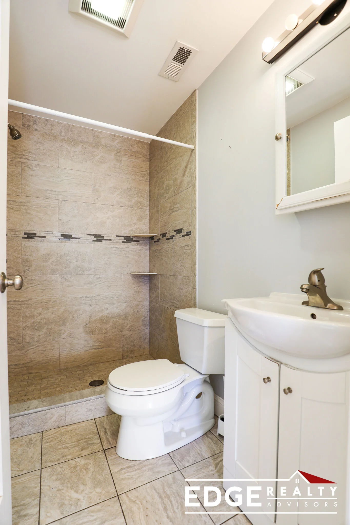 1526 Commonwealth Ave, Brighton