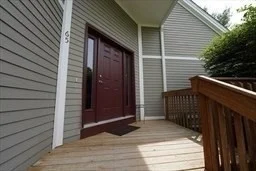65 Bayberry Ln, Dartmouth