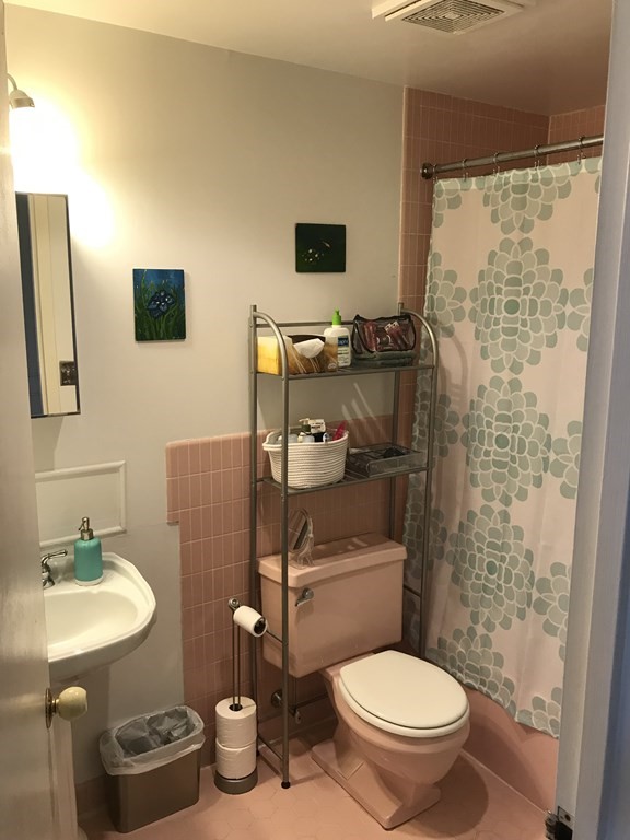 Studio bed, 1 bath apartment for rent at 22 Chestnut Pl Unit 409, Brookline Village — photo 3 of 3