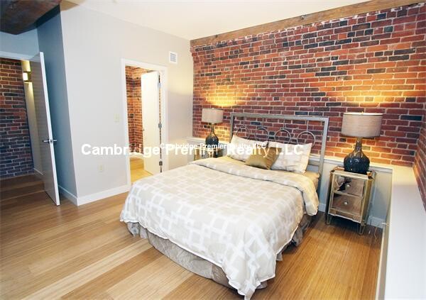 3 bed, 2.5 bath apartment for rent at 22 Cottage Park Ave Unit 7, North Cambridge — photo 3 of 26