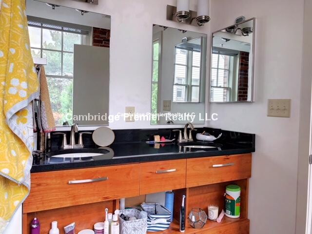3 bed, 2.5 bath apartment for rent at 22 Cottage Park Ave Unit 7, North Cambridge — photo 10 of 26