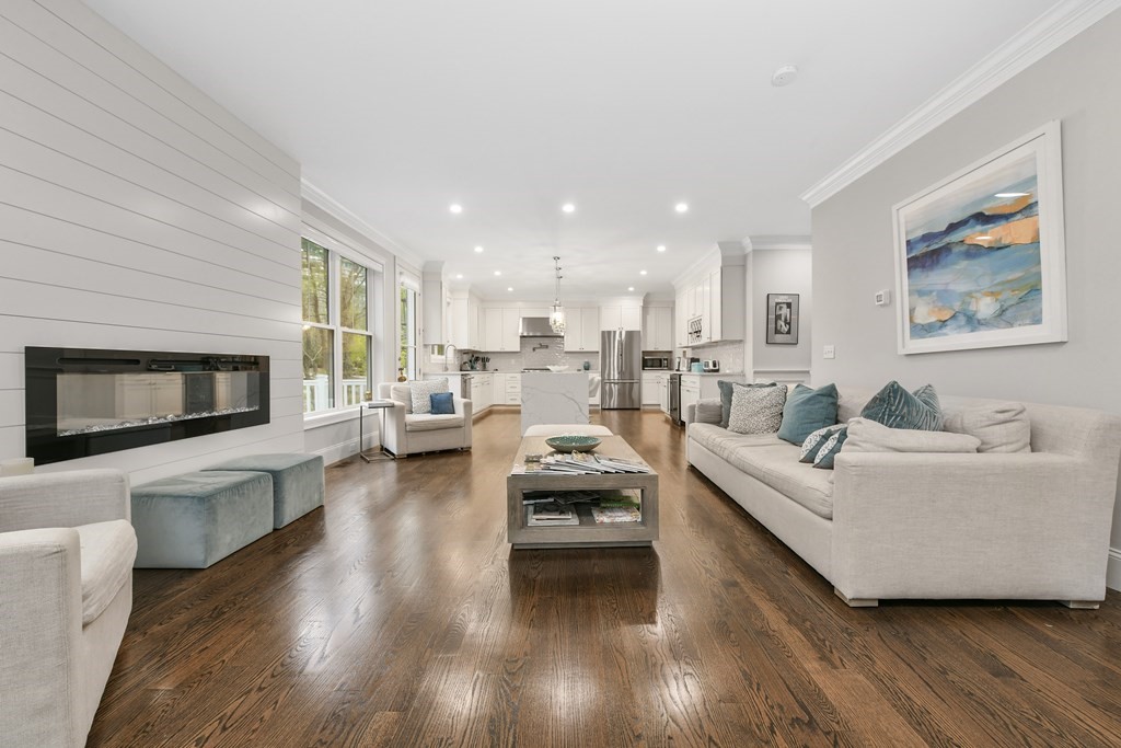 4 bed, 4+ bath apartment for rent at 22 Moody St Unit 0, Newton — photo 6 of 35