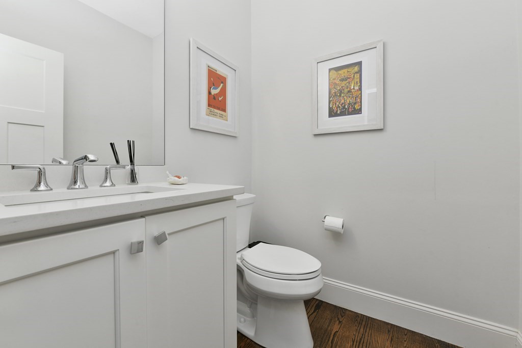 4 bed, 4+ bath apartment for rent at 22 Moody St Unit 0, Newton — photo 7 of 35