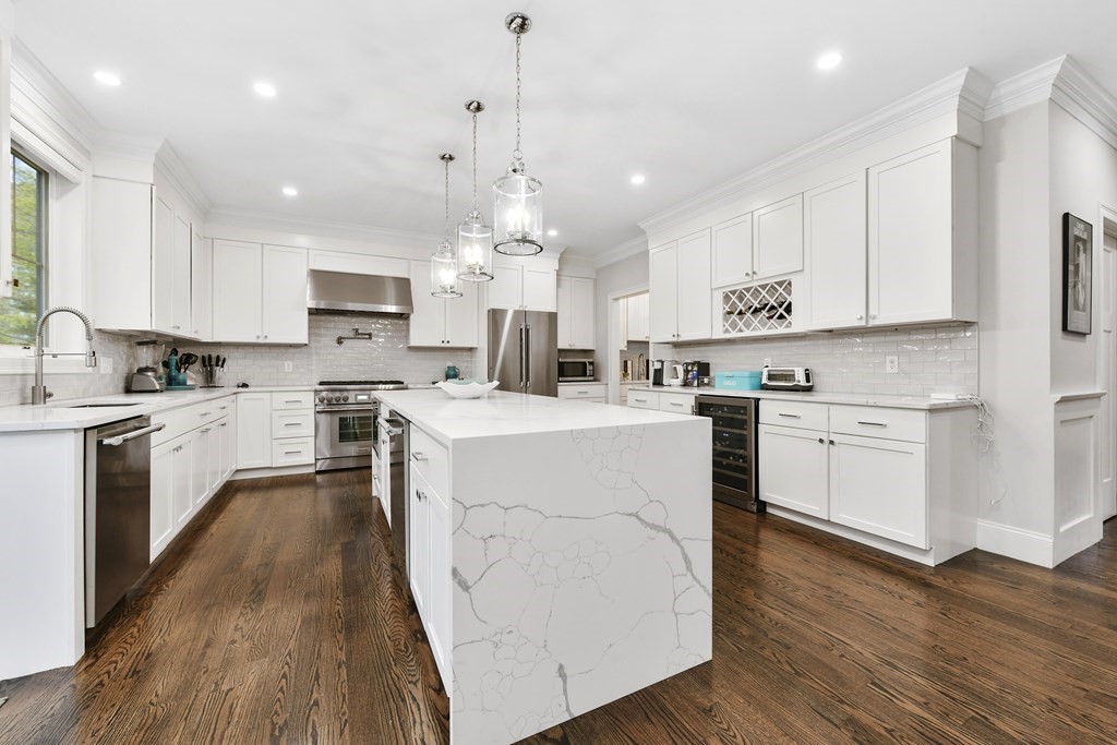 4 bed, 4+ bath apartment for rent at 22 Moody St Unit 0, Newton — photo 17 of 35