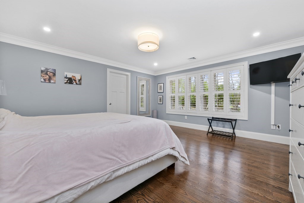 4 bed, 4+ bath apartment for rent at 22 Moody St Unit 0, Newton — photo 21 of 35