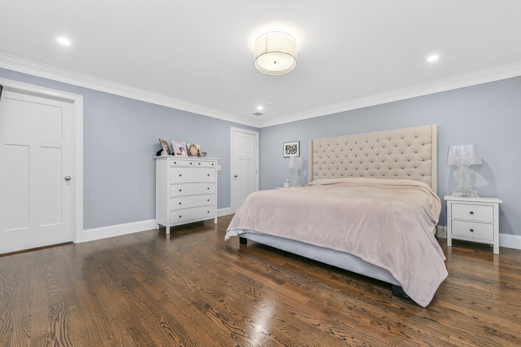 4 bed, 4+ bath apartment for rent at 22 Moody St Unit 0, Newton — photo 22 of 35