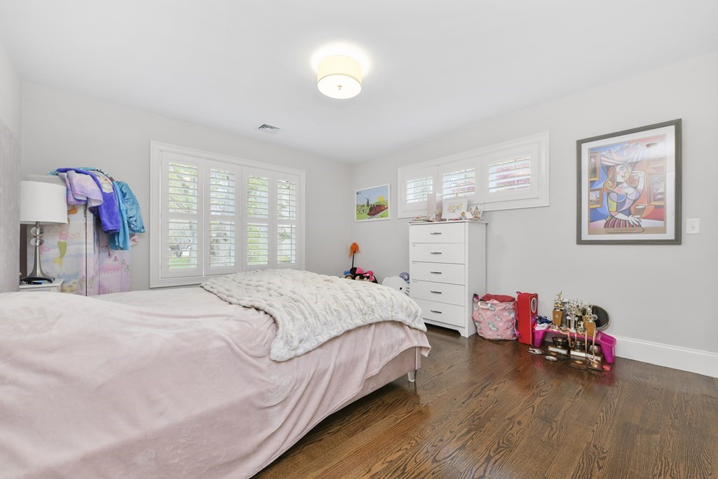 4 bed, 4+ bath apartment for rent at 22 Moody St Unit 0, Newton — photo 24 of 35
