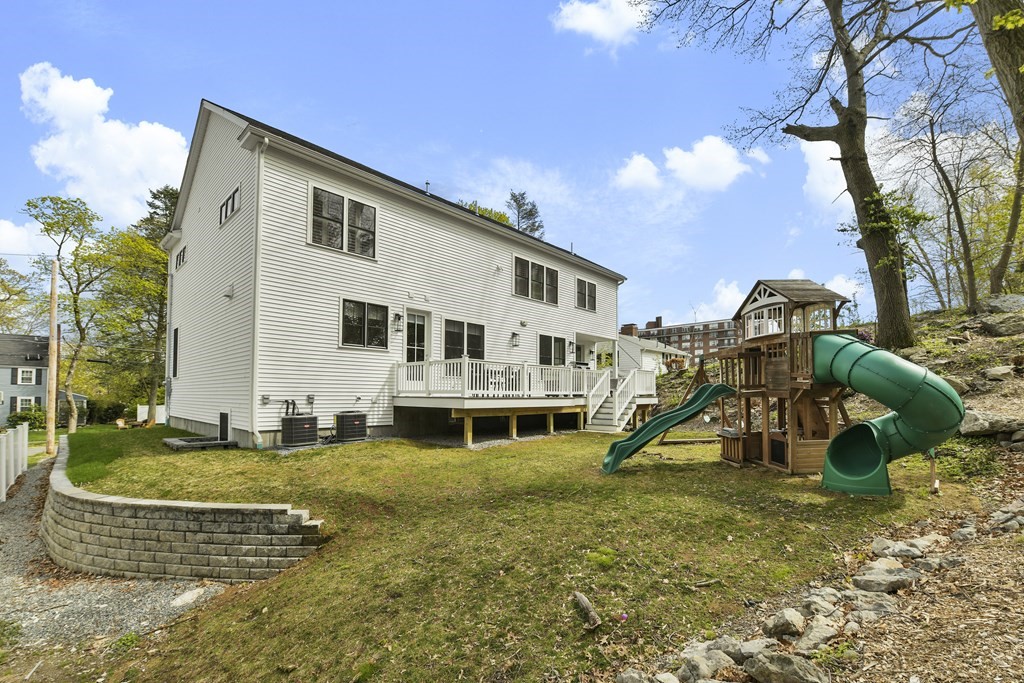 4 bed, 4+ bath apartment for rent at 22 Moody St Unit 0, Newton — photo 32 of 35