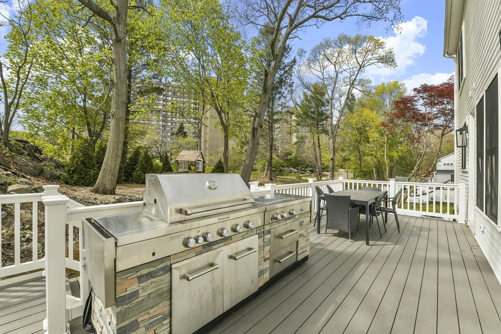 4 bed, 4+ bath apartment for rent at 22 Moody St Unit 0, Newton — photo 33 of 35