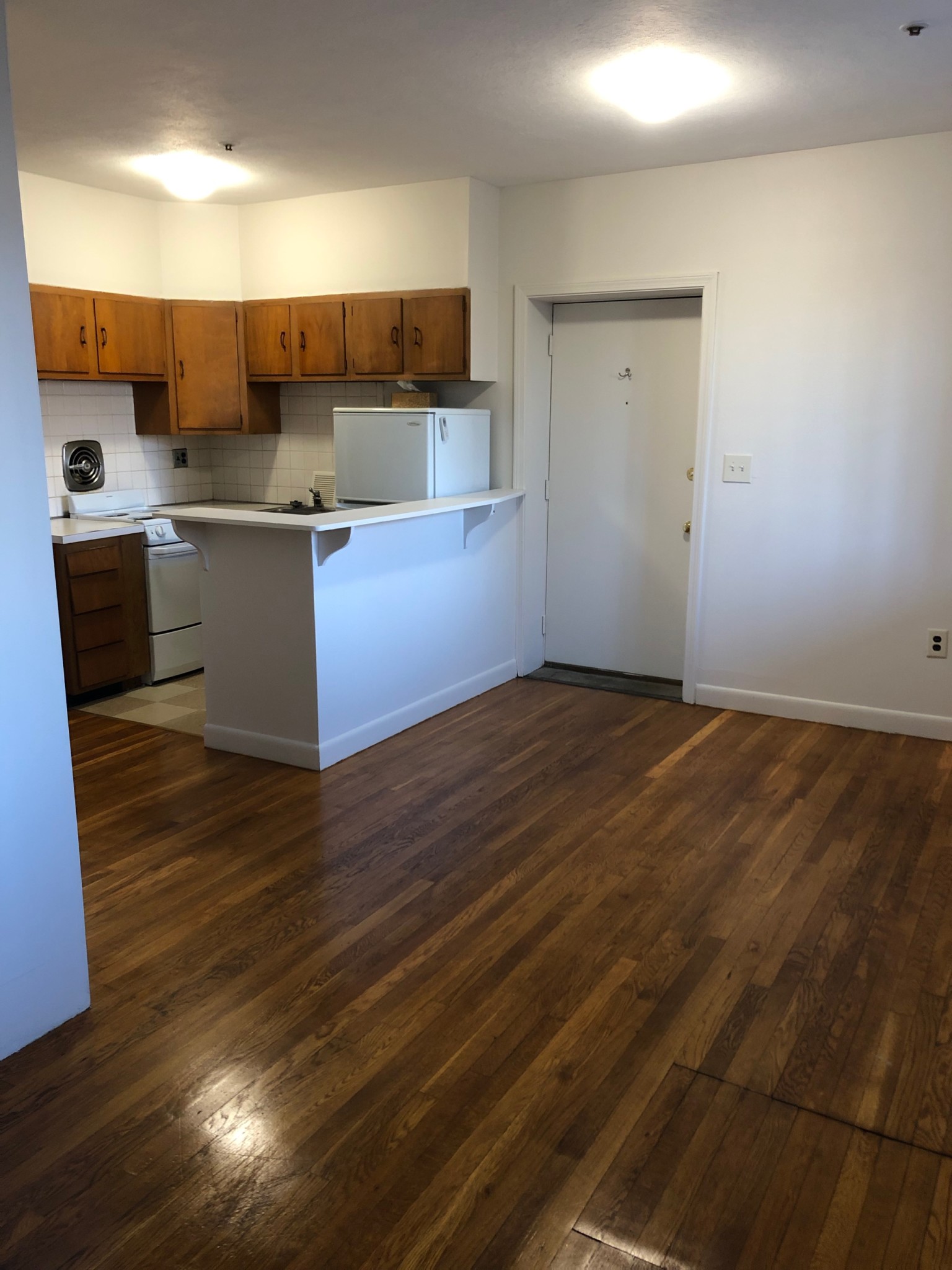 Studio bed, 1 bath apartment for rent at 220 Beacon Unit 103, Back Bay — photo 1 of 8