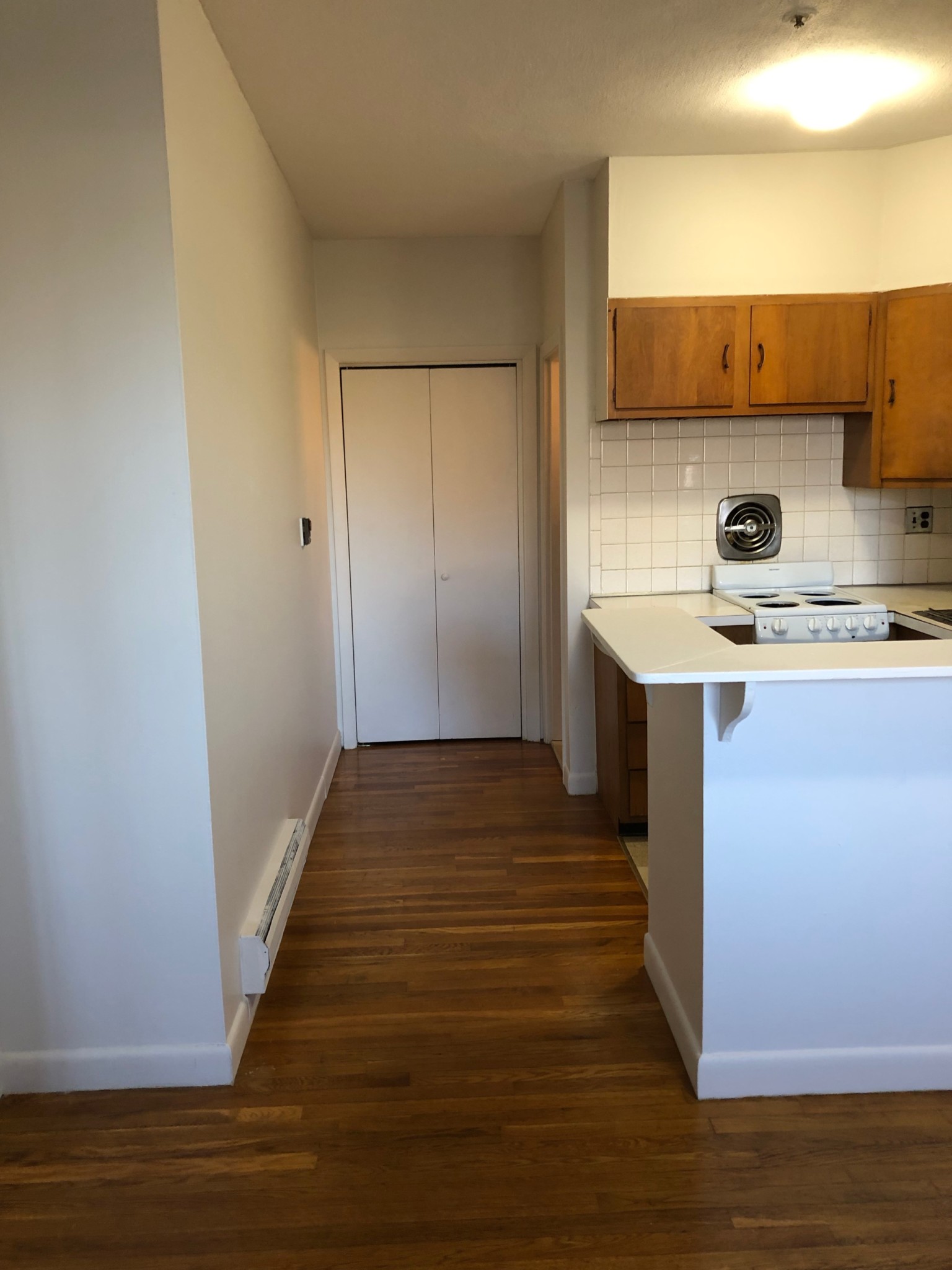 Studio bed, 1 bath apartment for rent at 220 Beacon Unit 103, Back Bay — photo 3 of 8