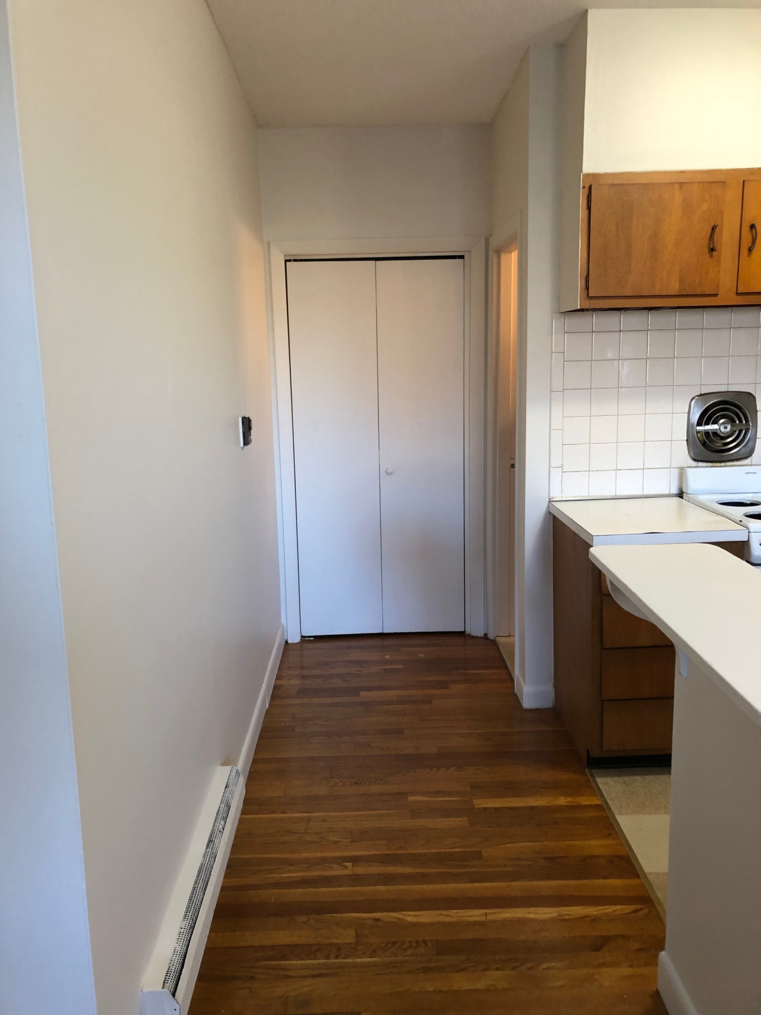 Studio bed, 1 bath apartment for rent at 220 Beacon Unit 103, Back Bay — photo 4 of 8