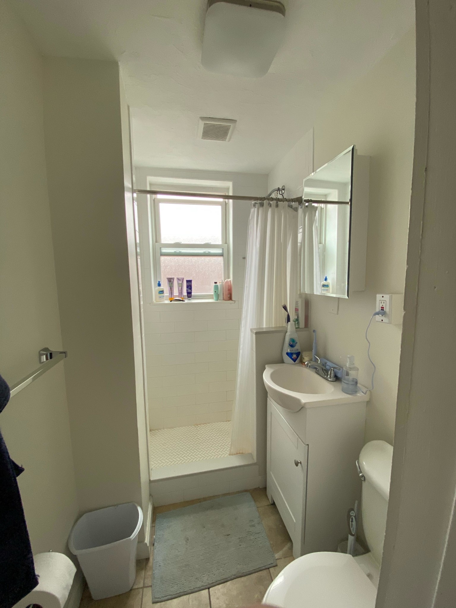1 split bed, 1 bath apartment for rent at 220 Hanover St Unit 27, North End — photo 3 of 3
