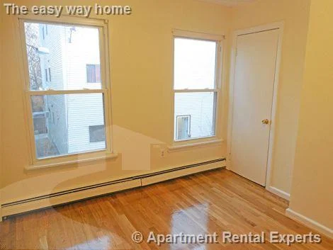 19 Pine St, Central Square