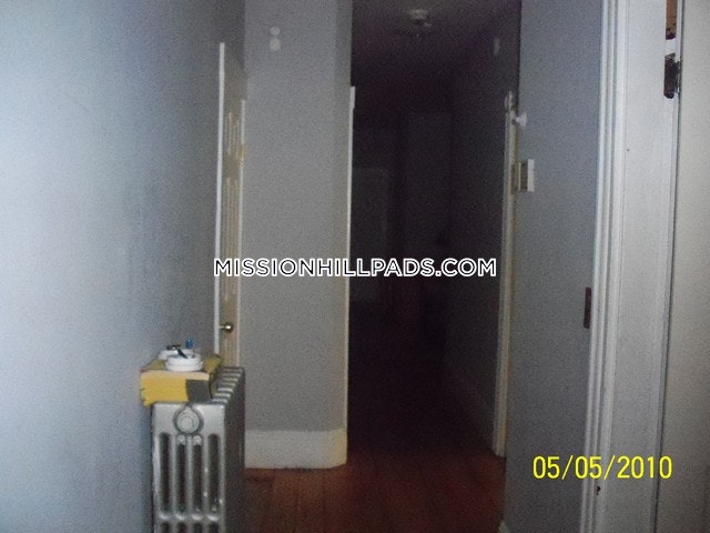 5 bed, 2 bath apartment for rent at 59 Hillside St Unit 3, Mission Hill — photo 36 of 54
