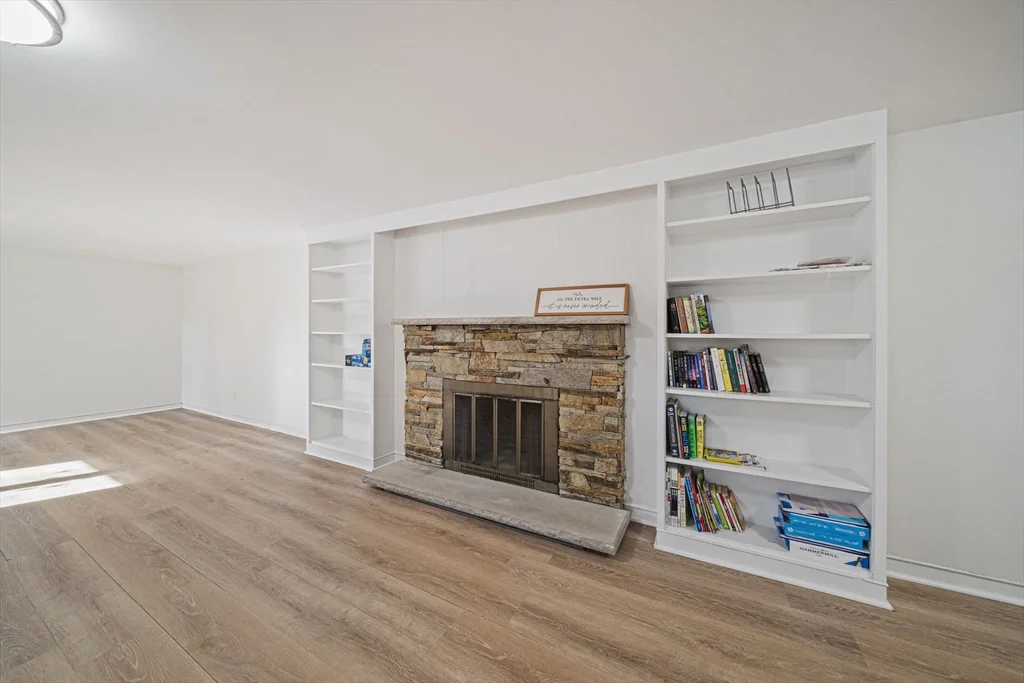 66 Roosevelt Rd, Newton