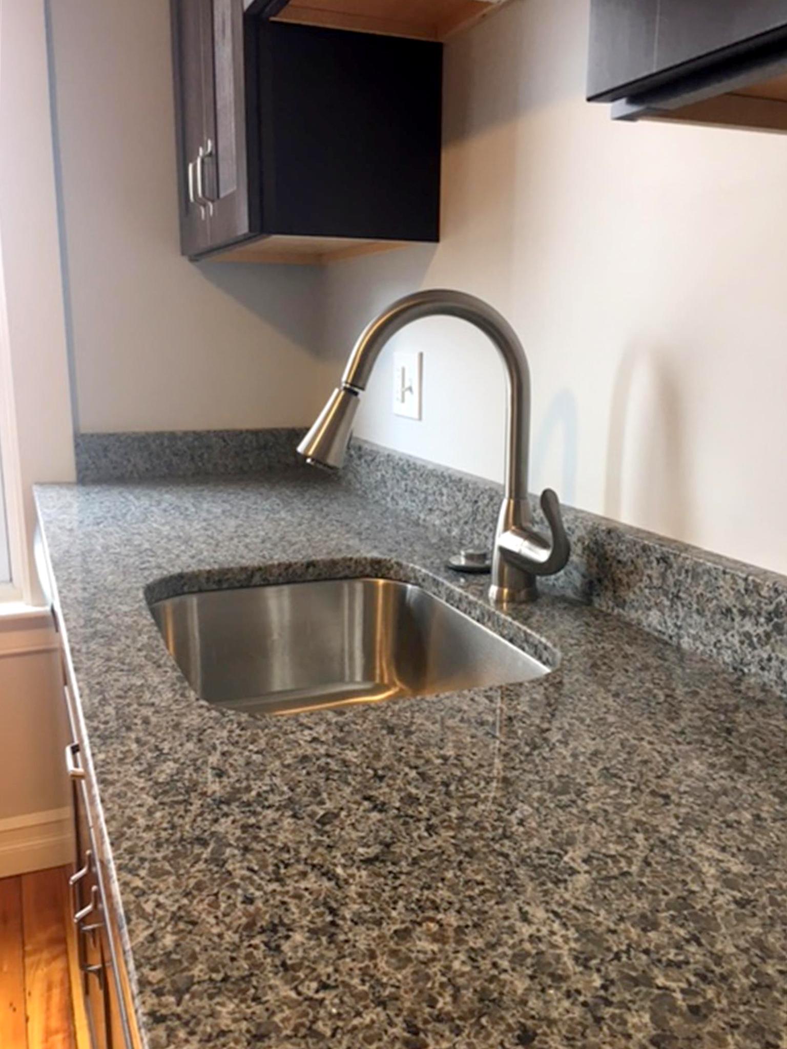 2.5 bed, 1 bath apartment for rent at 65 Greenleaf Ave Unit 65, Medford — photo 2 of 12