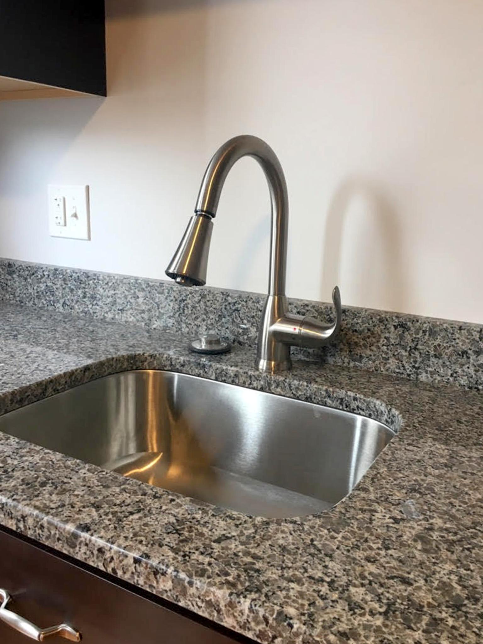2.5 bed, 1 bath apartment for rent at 65 Greenleaf Ave Unit 65, Medford — photo 3 of 12