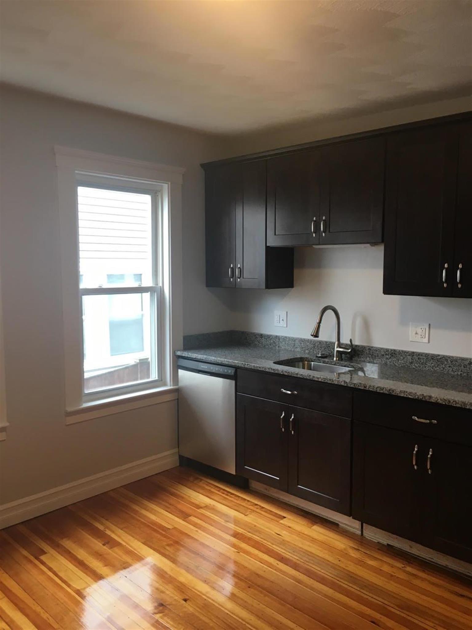 2.5 bed, 2 bath apartment for rent at 65 Greenleaf Ave Unit 1, Medford — photo 1 of 11