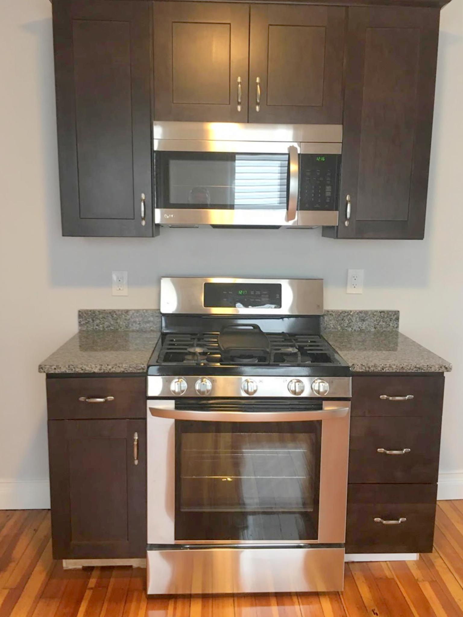 2.5 bed, 1 bath apartment for rent at 65 Greenleaf Ave Unit 65, Medford — photo 4 of 12