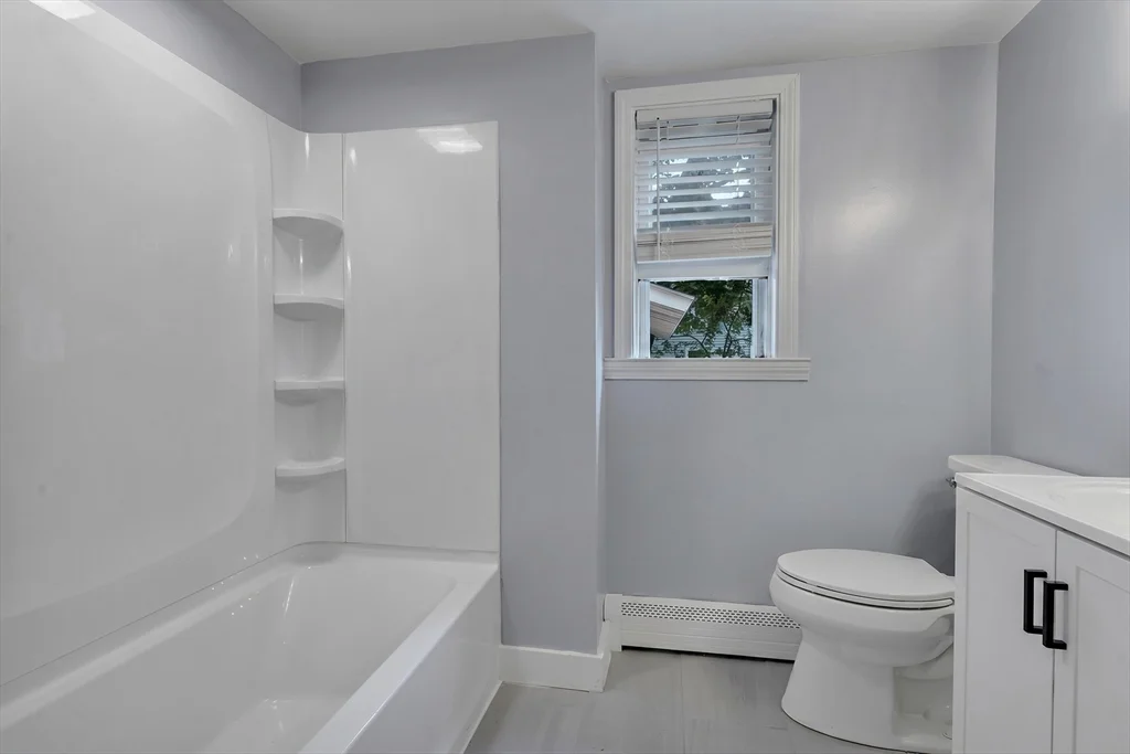 39 Hope St, Attleboro