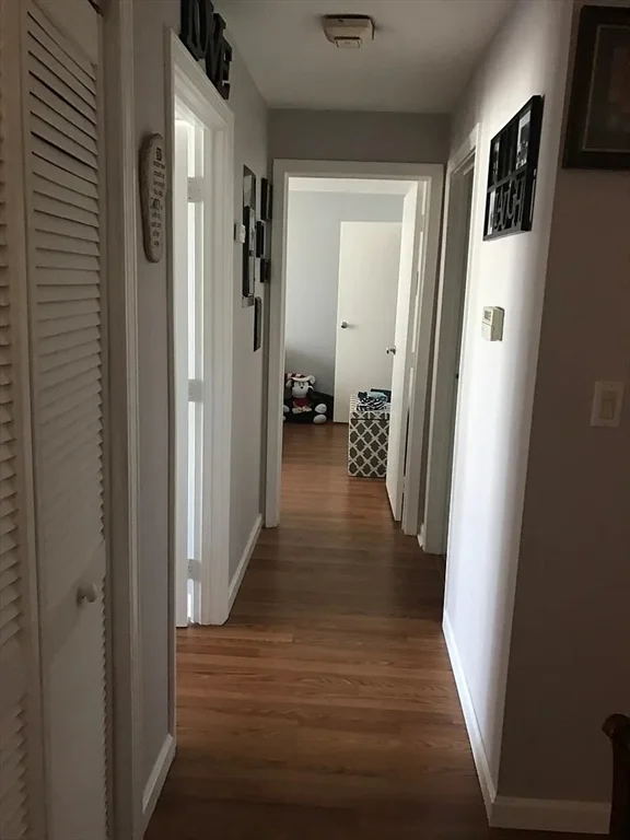 5 Thoreau Ct, Natick