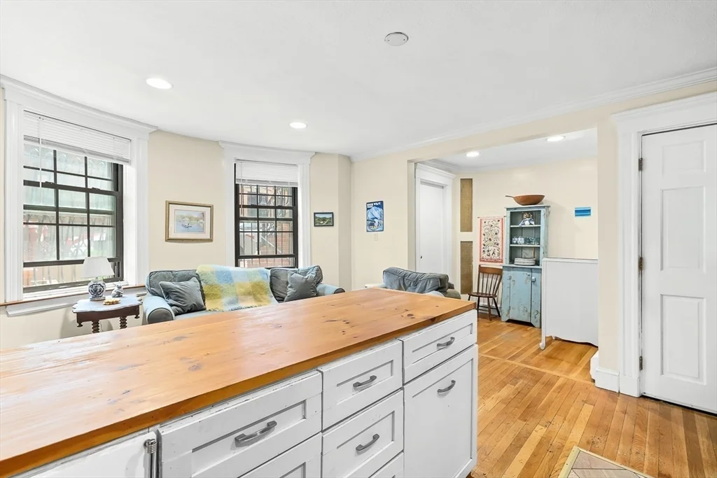 11-A Hanson St, South End