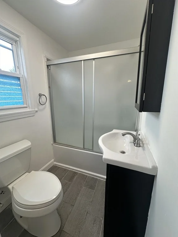 85-87 Lakeview, Lowell