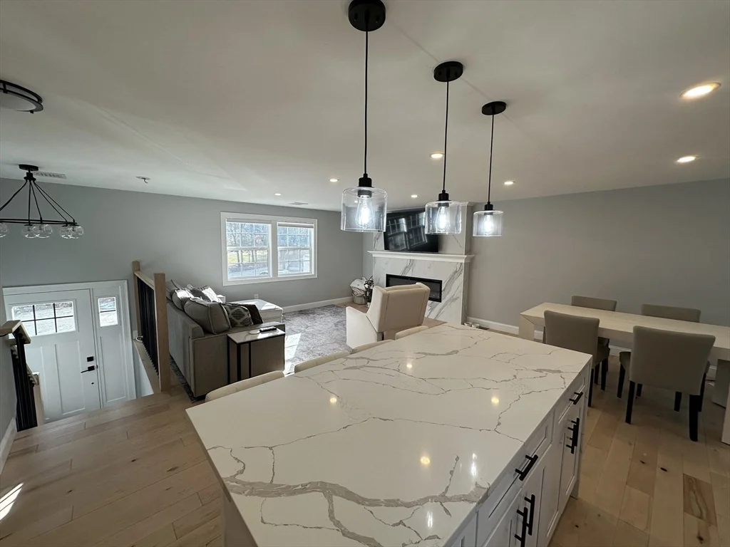 456 Parsonage St, Marshfield