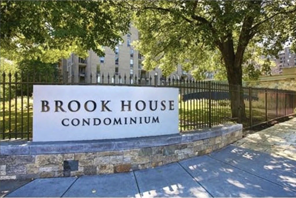 33 Pond Ave, Brookline Village