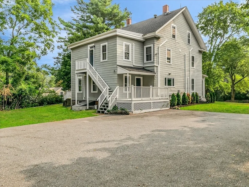 186 Main St, Cochituate