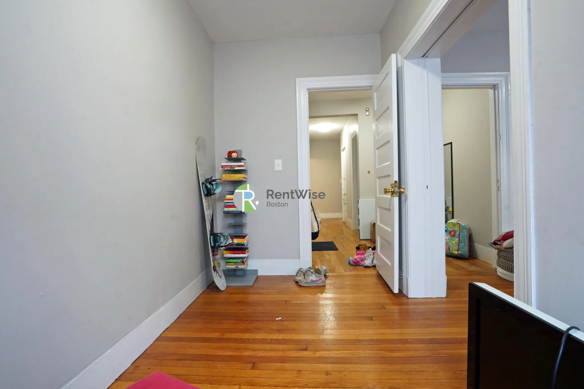 4 Ashford Ct, Allston