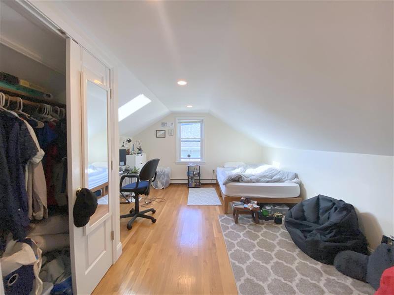 126 Pine St, The Port