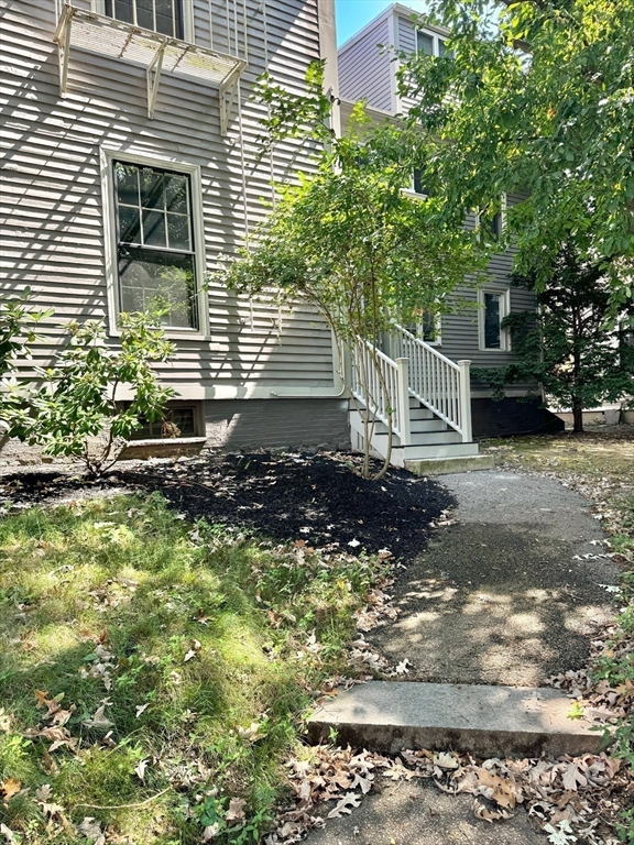 1001 Memorial Dr, Riverside