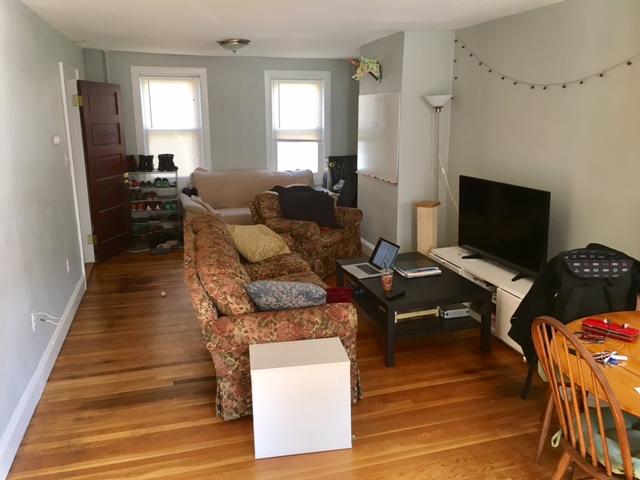 4 bed, 3 bath apartment for rent at 223 W 2nd St Unit 223, South Boston — photo 4 of 10