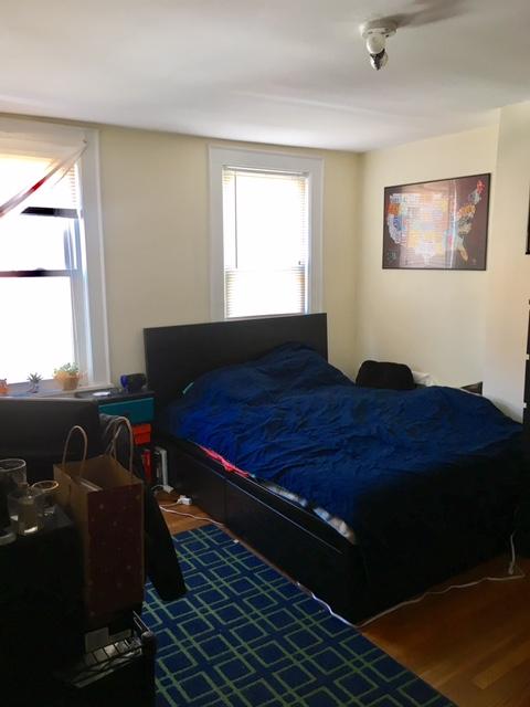 4 bed, 3 bath apartment for rent at 223 W 2nd St Unit 223, South Boston — photo 5 of 10