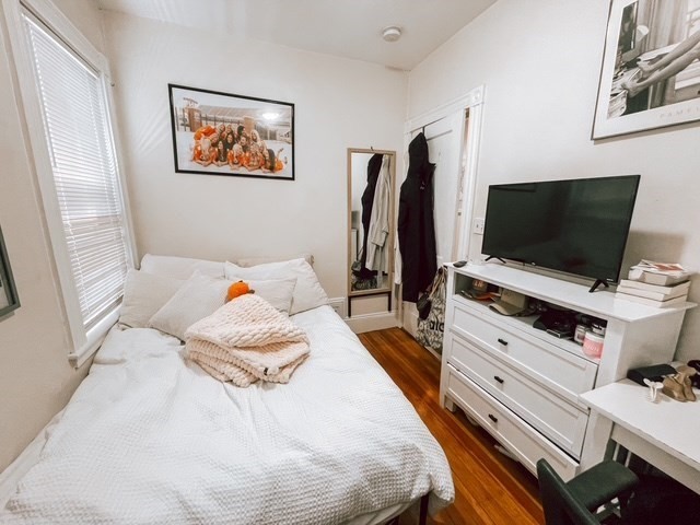 715 East 2nd St, South Boston