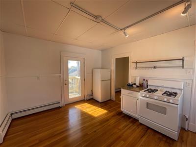 198 Cedar St, Powder House Square