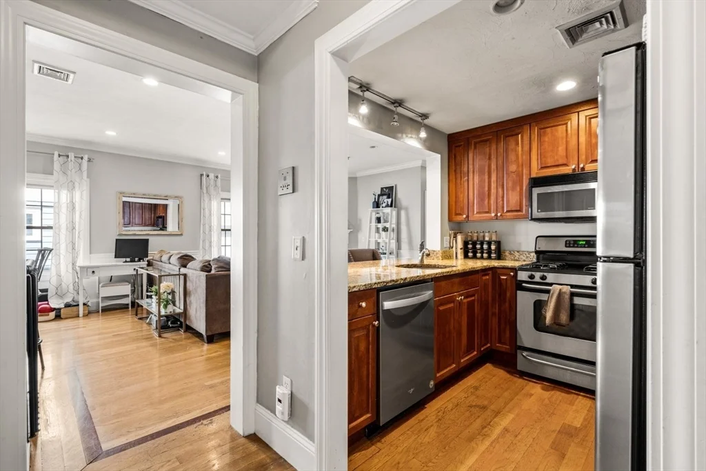 209 D St, South Boston