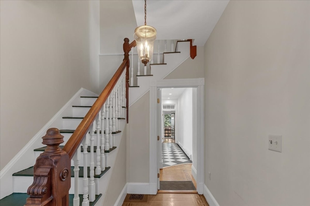 325 Western Ave, Riverside