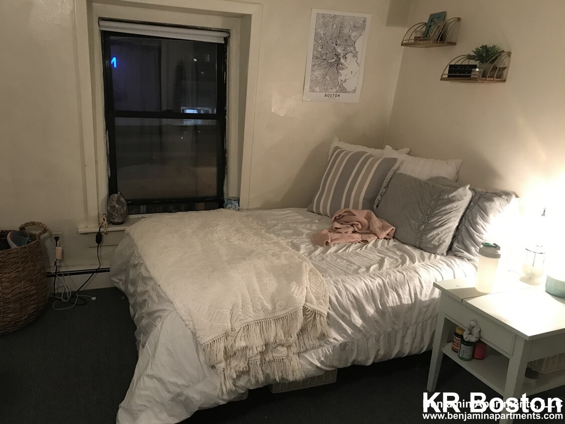 3 bed, 2 bath apartment for rent at 224 Cambridge St Unit 5, Beacon Hill