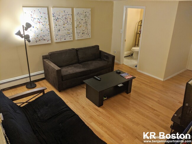 3 bed, 2 bath apartment for rent at 226 Cambridge St Unit 3, Beacon Hill — photo 2 of 6