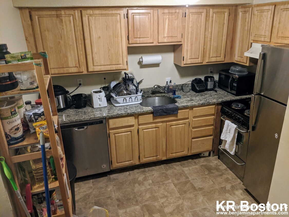 3 bed, 2 bath apartment for rent at 226 Cambridge St Unit 3, Beacon Hill — photo 1 of 6