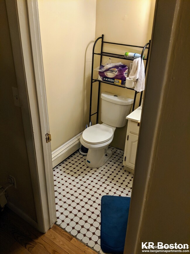 3 bed, 2 bath apartment for rent at 226 Cambridge St Unit 3, Beacon Hill — photo 4 of 6