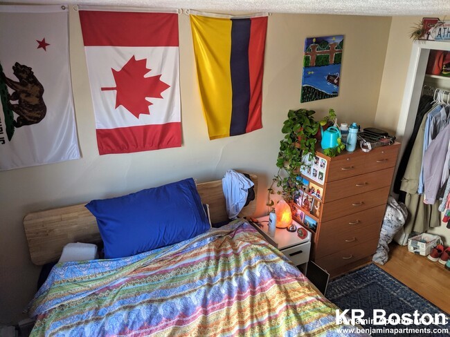 3 bed, 2 bath apartment for rent at 226 Cambridge St Unit 3, Beacon Hill — photo 5 of 6