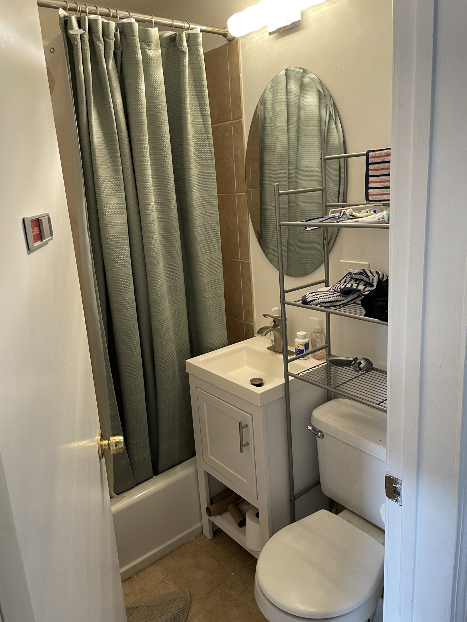 3 bed, 1 bath apartment for rent at 224 Hanover St Unit 16', North End — photo 3 of 4